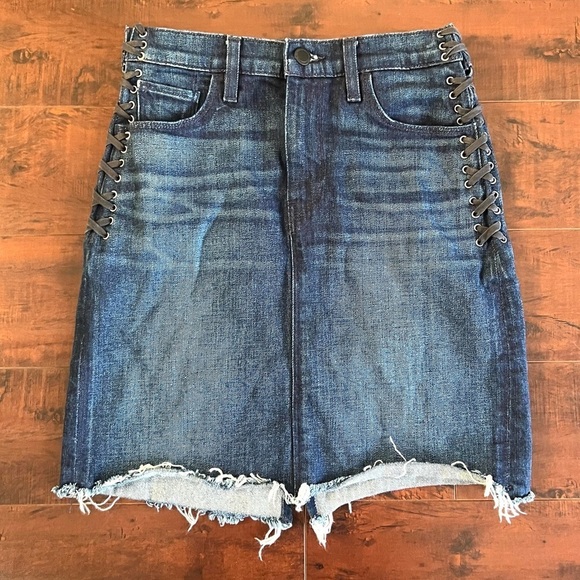 HUDSON Denim Lulu Jean Pencil Skirt Lace Up Side Raw Hem Size 25 Mini - Picture 2 of 11